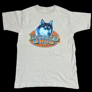Vintage Y2K Iditarod 2000 Alaska Husky Wolf Graphic Tee Shirt Beige Gray Sz M